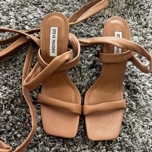 Steve Madden wrap up heels NUDE